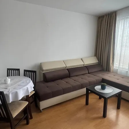 Yassen Village V Soukromi Apartamento *